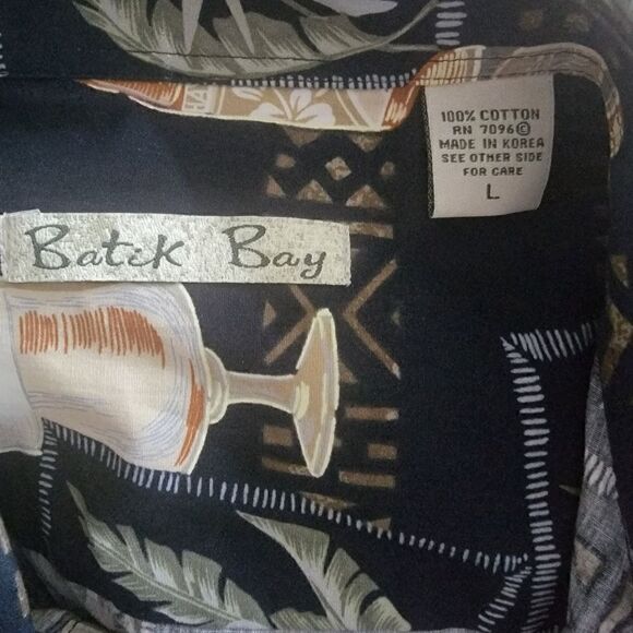 Batick Bay Men's Hawaiian Graphic Button Up Cotton Shirt. Size L. - Picture 5 of 7